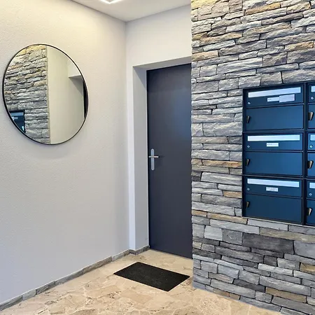 Daire One Bedroom 5 Min From The Lift