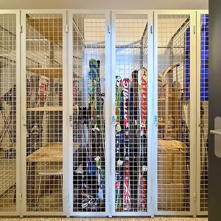 One Bedroom 5 Min From The Lift 아파트 *