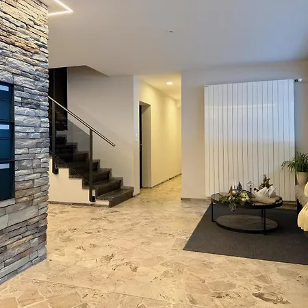 One Bedroom 5 Min From The Lift